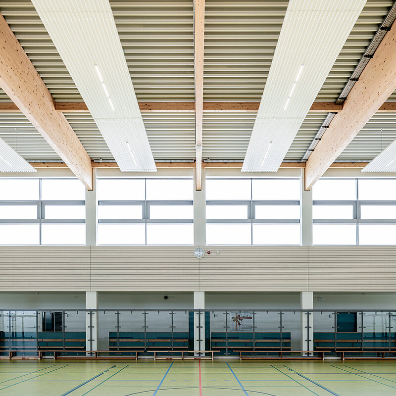 Belgershain, Turnhalle, Halle, Referenz, reference, Sporthalle,  LED, beleuchtung, lighting, ZFP LED, ZFP, ceiling panels, deckenstrahlplatten